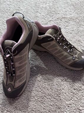 Vasque Light Brown & Pink Outdoor Hiking Walking Shoes Big Girls Size 4 Youth